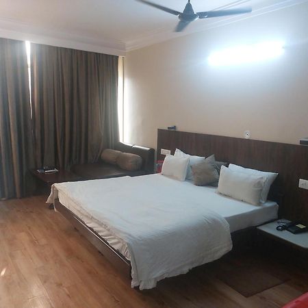 Hotel Shikhar Palace Jabalpur Luaran gambar