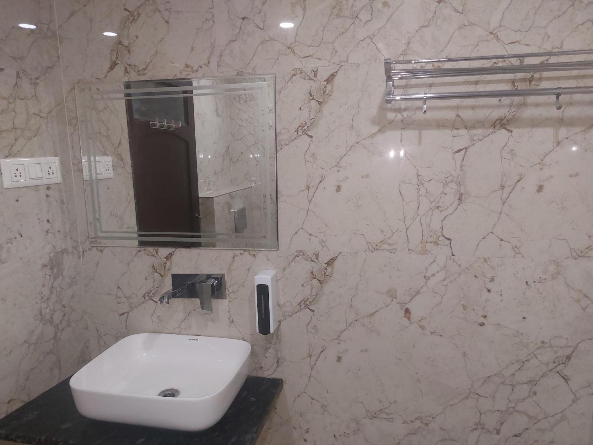 Hotel Shikhar Palace Jabalpur Luaran gambar